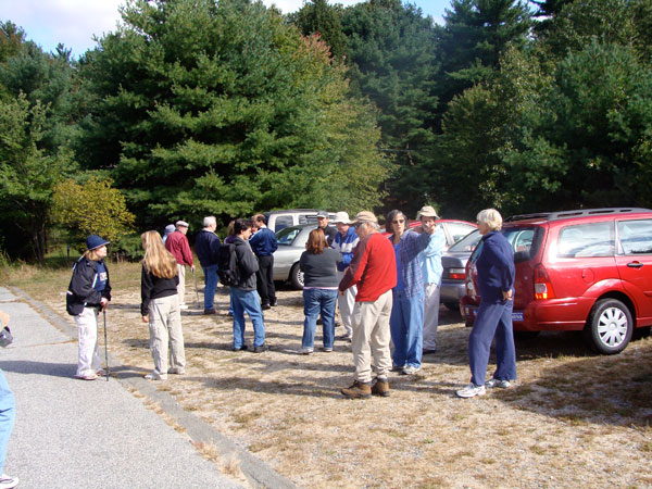 Turning Mill Road Parking Entrance to Burlington Landocked Forest